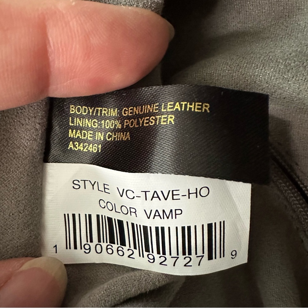 Vince Camuto Tave Hobo Leather Handbag Vamp Color - Picture 8 of 9